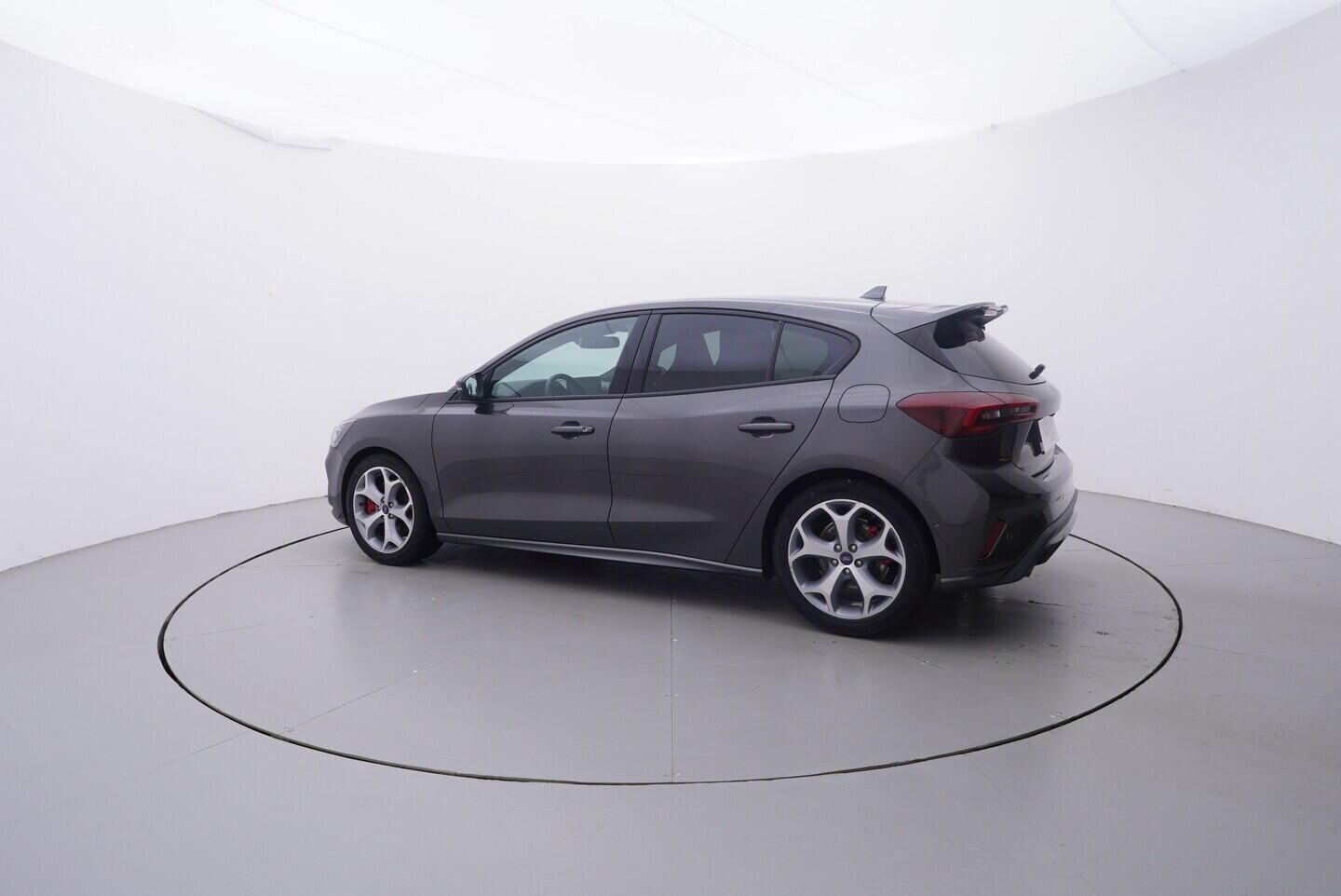 OV190V10492_12.webp_FOCUS ST 2.3  206 kW manuál