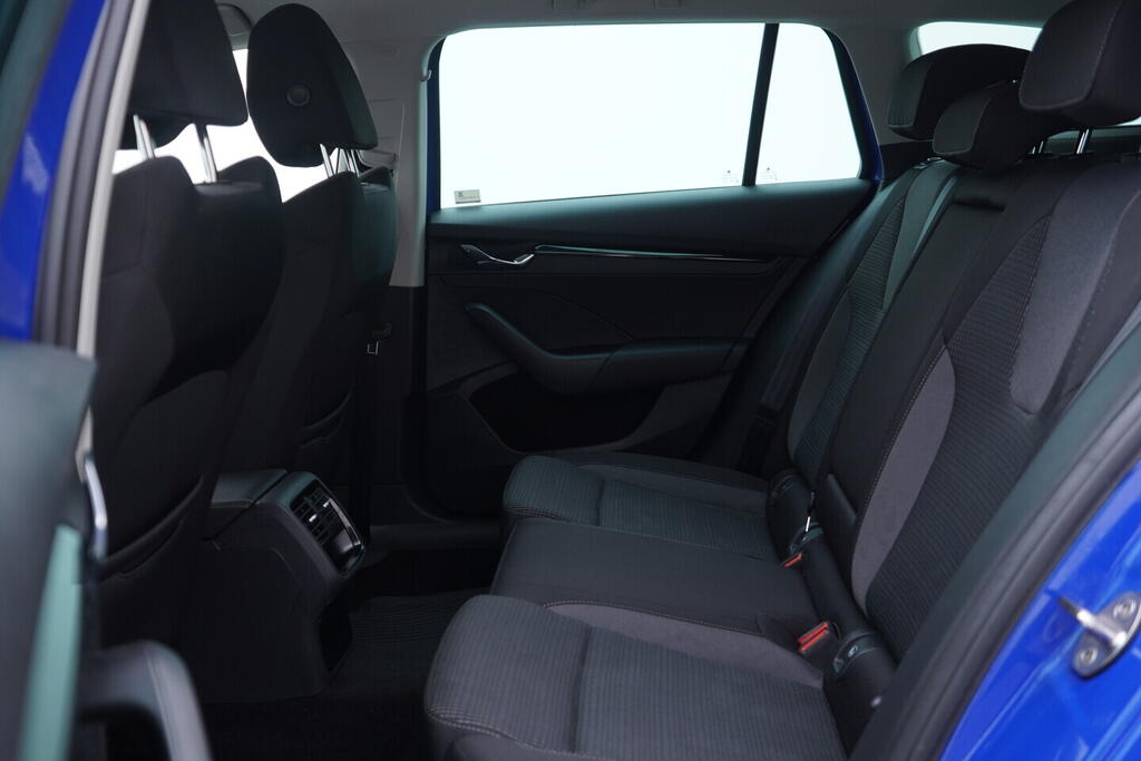 OV190V10497_35.webp_OCTAVIA Ambition 2.0 TDI 85 kW manuál, DPH