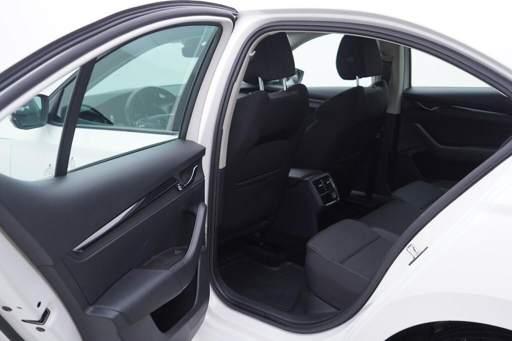 OV190V10498_33.webp_OCTAVIA Ambition 2.0 TDI 85 kW manuál, DPH