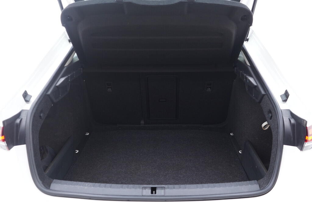 OV190V10498_36.webp_OCTAVIA Ambition 2.0 TDI 85 kW manuál, DPH