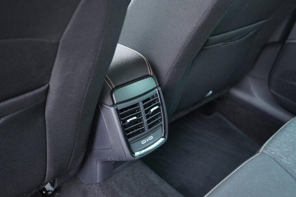 OV190V10499_35.webp_KAMIQ Top Selection 1.0 TSI 85 kW automat, DPH