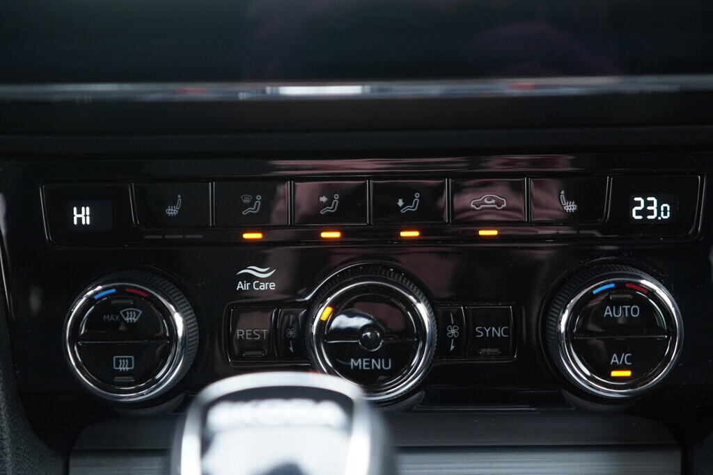 OV190V10505_33.webp_SUPERB Ambition 2.0 TDI 110 kW automat