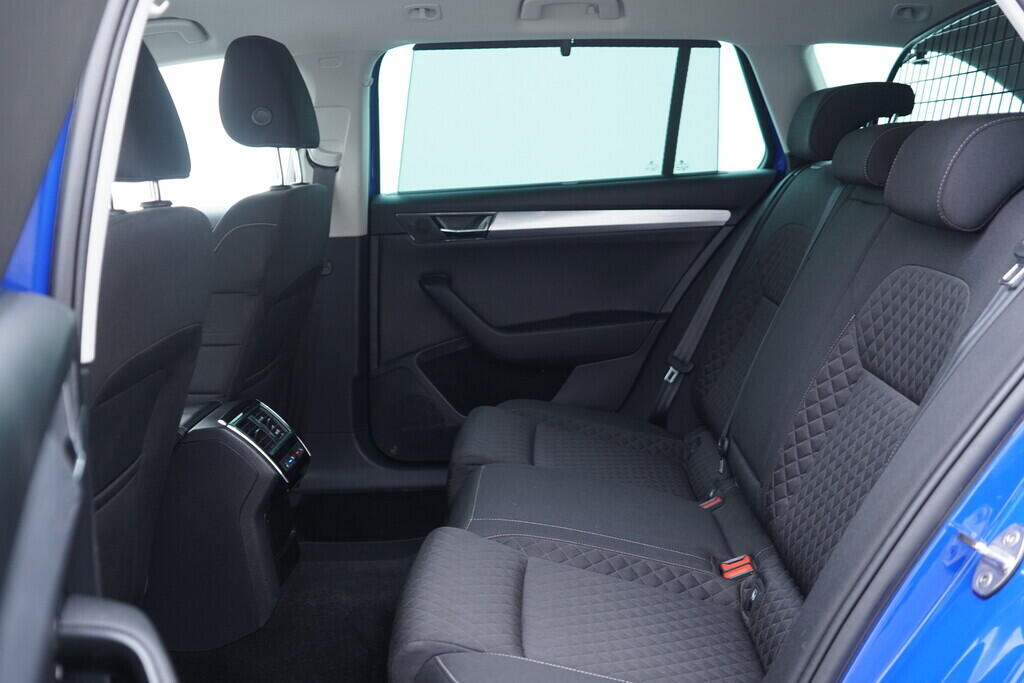 OV190V10505_37.webp_SUPERB Ambition 2.0 TDI 110 kW automat