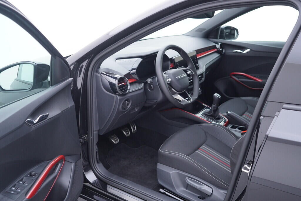 OV190V10513_18.webp_FABIA Monte Carlo 1.0 TSI 85 kW manuál, DPH