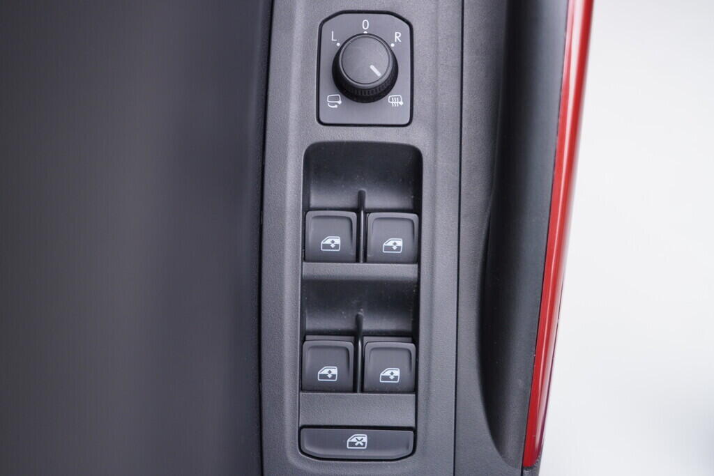 OV190V10513_20.webp_FABIA Monte Carlo 1.0 TSI 85 kW manuál, DPH