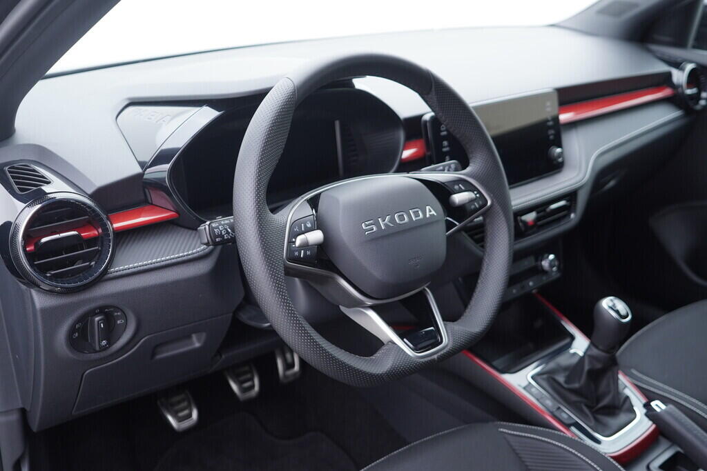 OV190V10513_21.webp_FABIA Monte Carlo 1.0 TSI 85 kW manuál, DPH