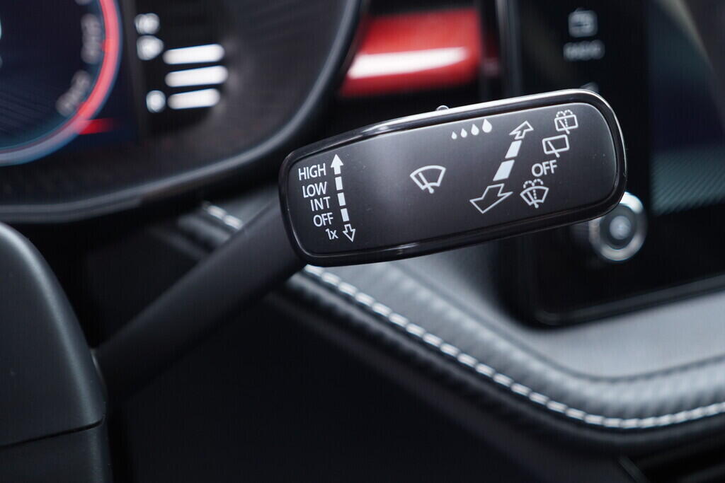 OV190V10513_24.webp_FABIA Monte Carlo 1.0 TSI 85 kW manuál, DPH