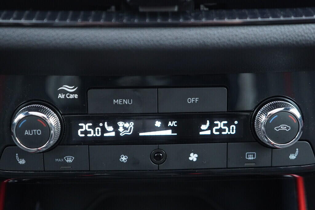 OV190V10513_31.webp_FABIA Monte Carlo 1.0 TSI 85 kW manuál, DPH