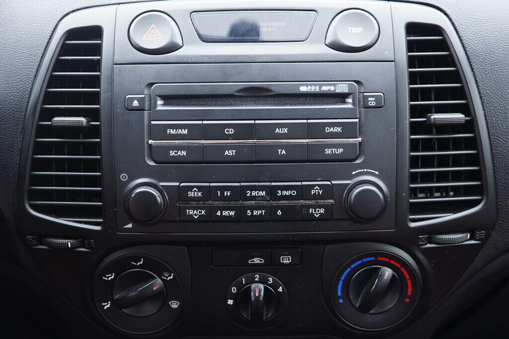 OV190V10514_28.webp_I20 Comforr 1.2 GDi 57 kW manuál