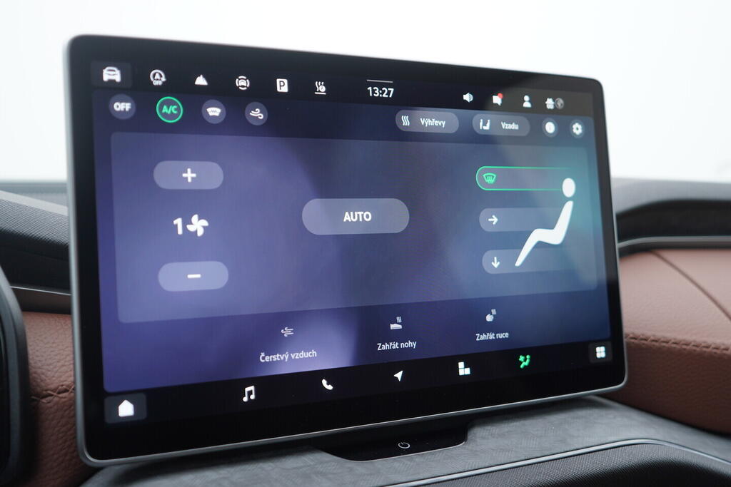 OV190V10516_38.webp_KODIAQ Selection 2.0 TDI 142 kW automat, DPH