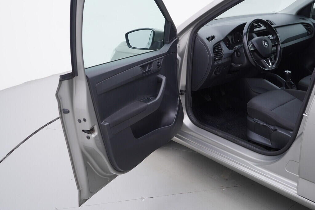 OV190V10518_18.webp_FABIA Ambition 1.2 TSI 66 kW manuál