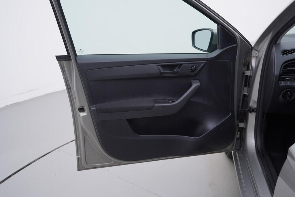 OV190V10518_19.webp_FABIA Ambition 1.2 TSI 66 kW manuál