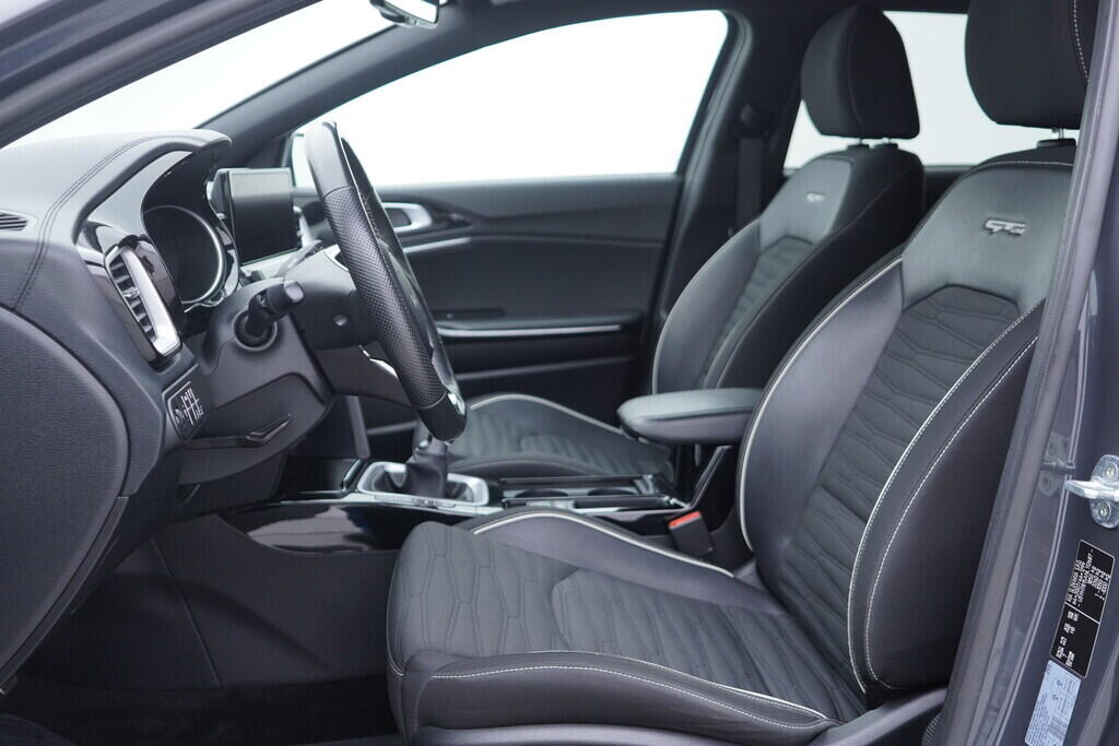 OV190V10519_23.webp_CEED  1.5 T-GDi 117 kW manuál