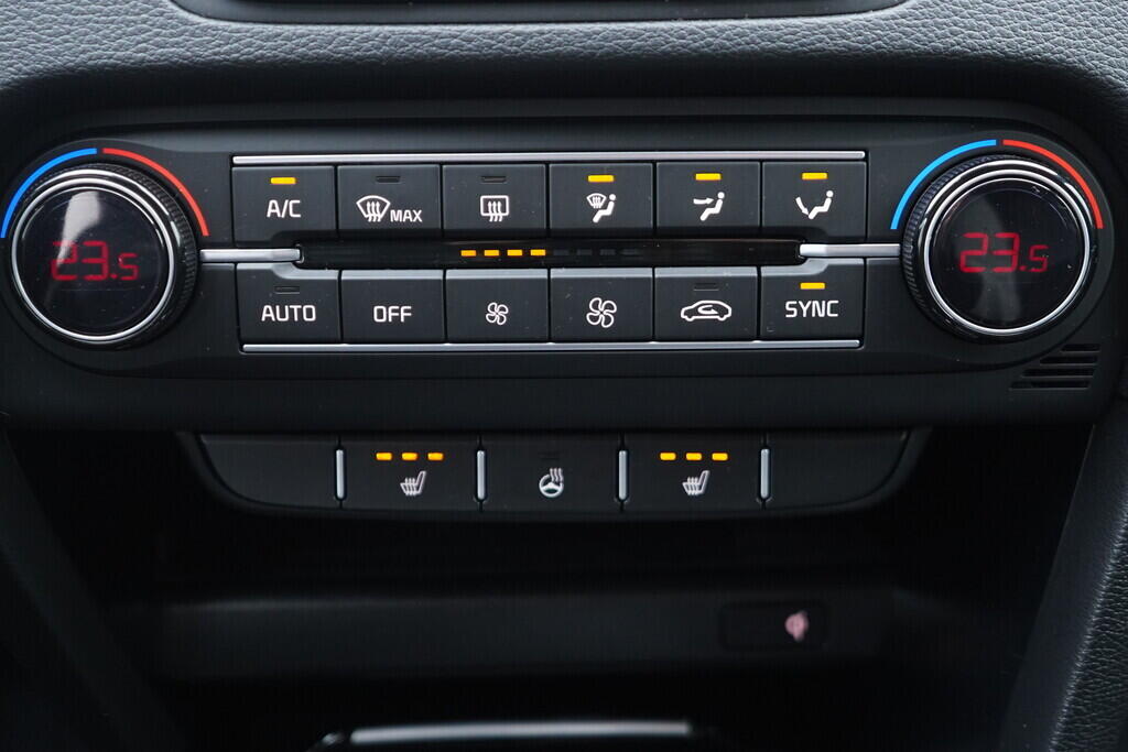 OV190V10519_33.webp_CEED  1.5 T-GDi 117 kW manuál