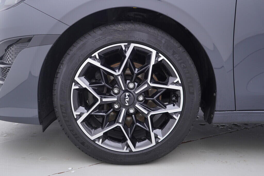 OV190V10519_42.webp_CEED  1.5 T-GDi 117 kW manuál