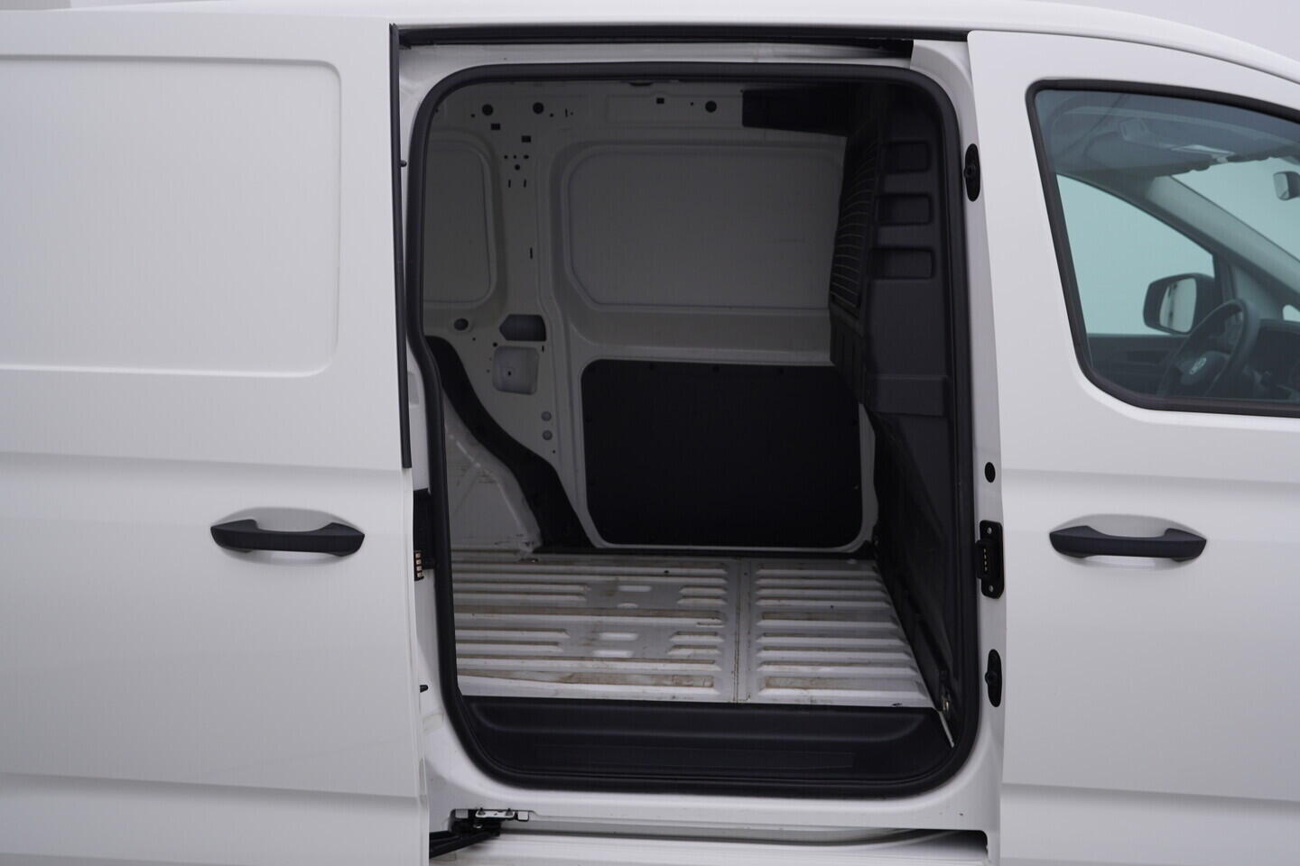 OV190V10520_31.webp_CADDY MAXI - SKŘÍŇOVÝ VŮZ  2.0 TDI 75 kW manuál, DPH