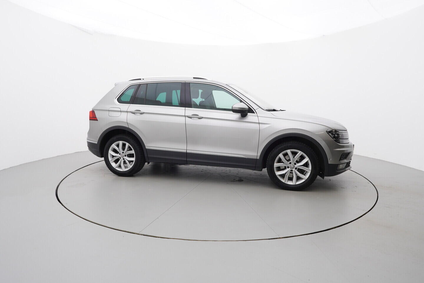 OV190V10521_17.webp_TIGUAN HIGHLINE 2.0 TDI 140 kW automat, DPH