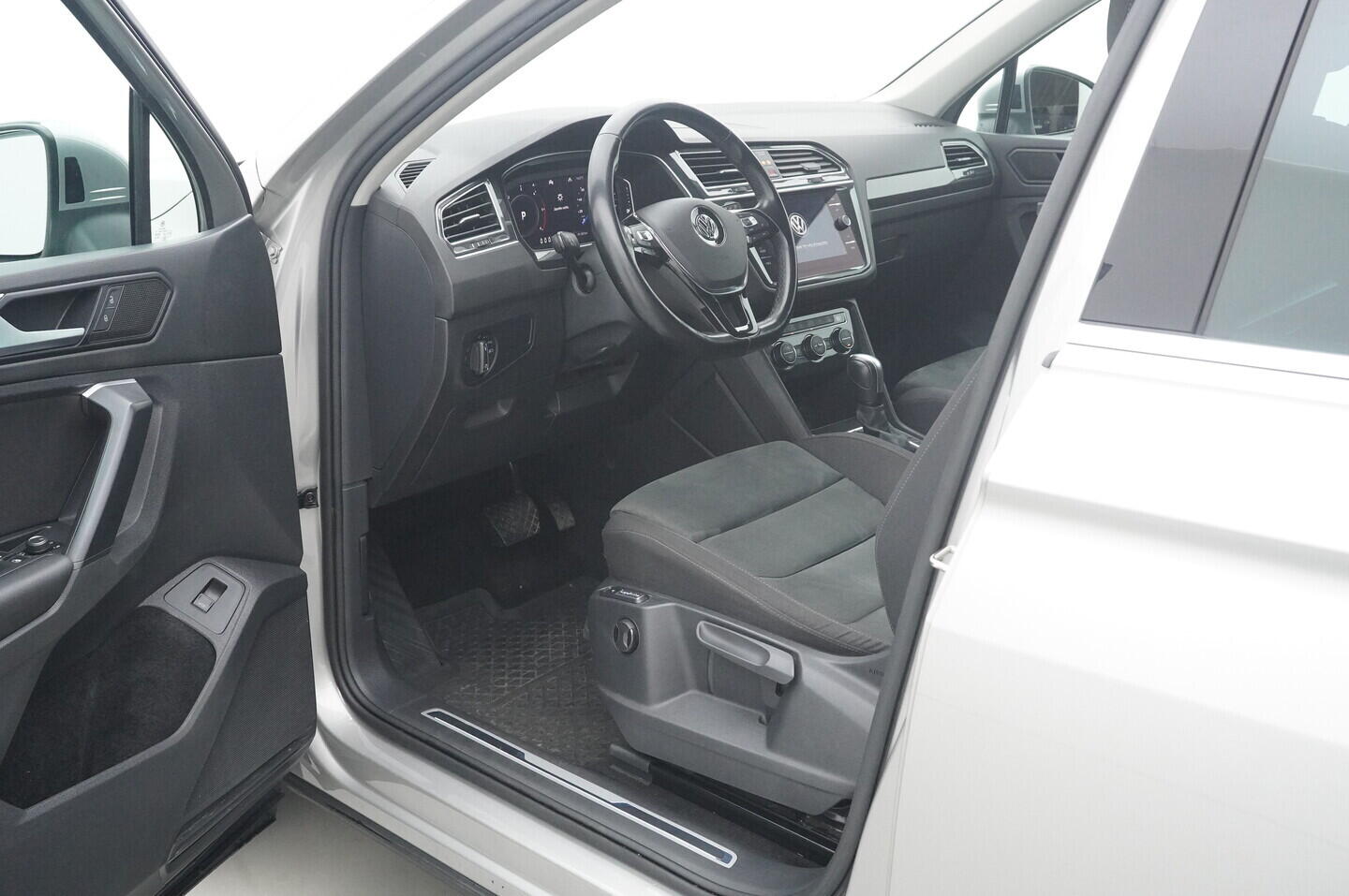 OV190V10521_18.webp_TIGUAN HIGHLINE 2.0 TDI 140 kW automat, DPH