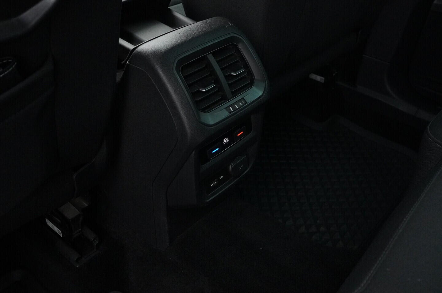 OV190V10521_39.webp_TIGUAN HIGHLINE 2.0 TDI 140 kW automat, DPH