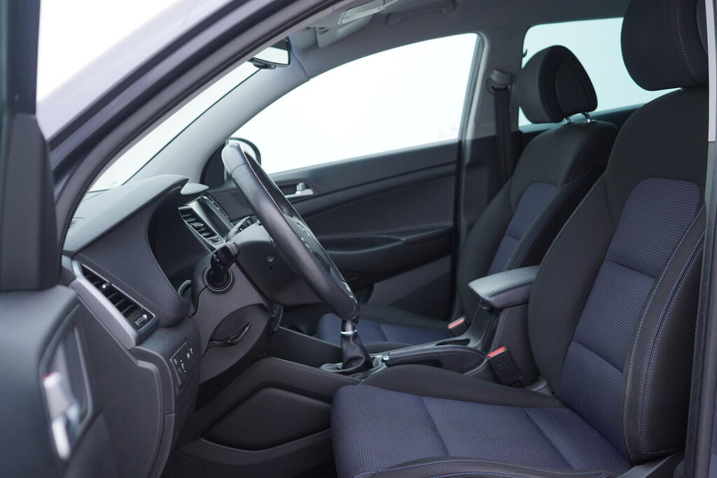 OV190V10522_22.webp_TUCSON Style 1.7 CRDI 85 kW manuál