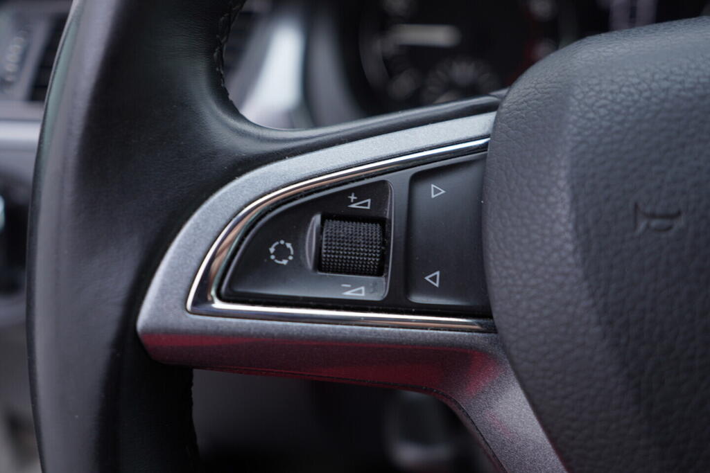 OV190V10524_25.webp_RAPID Ambition 1.2 TSI 63 kW manuál, DPH