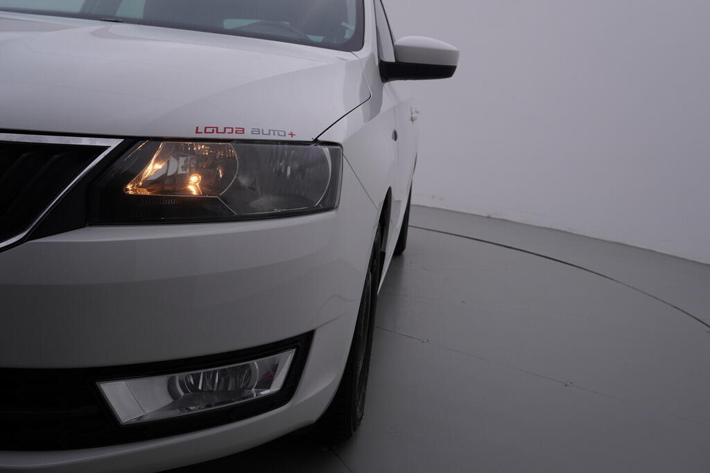 OV190V10524_38.webp_RAPID Ambition 1.2 TSI 63 kW manuál, DPH