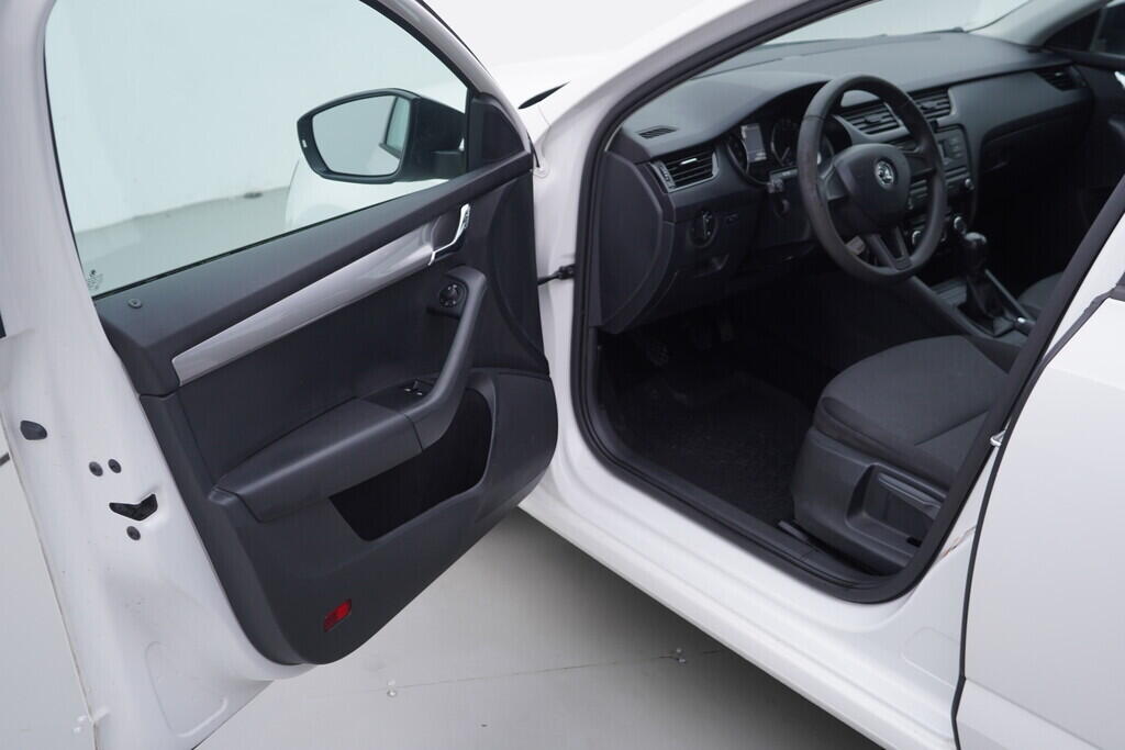 OV190V10527_18.webp_OCTAVIA Ambition 1.6 TDI 81 kW manuál, DPH