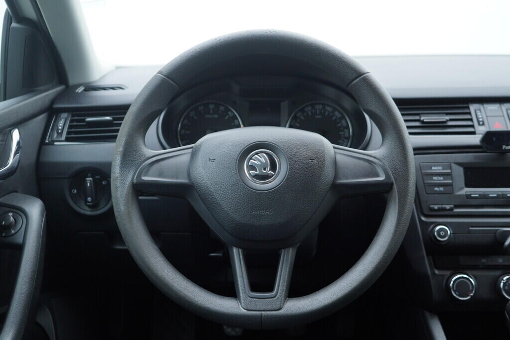 OV190V10527_26.webp_OCTAVIA Ambition 1.6 TDI 81 kW manuál, DPH