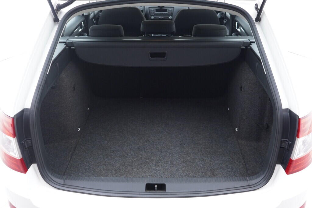 OV190V10527_33.webp_OCTAVIA Ambition 1.6 TDI 81 kW manuál, DPH