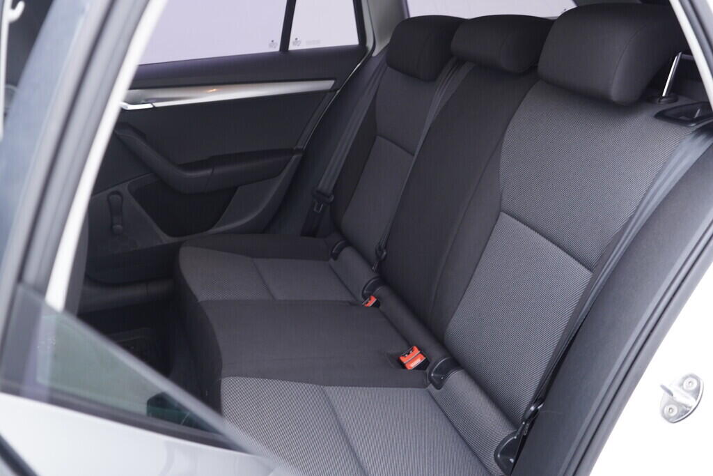 OV190V10528_24.webp_OCTAVIA Ambition 1.6 TDI 81 kW manuál, DPH