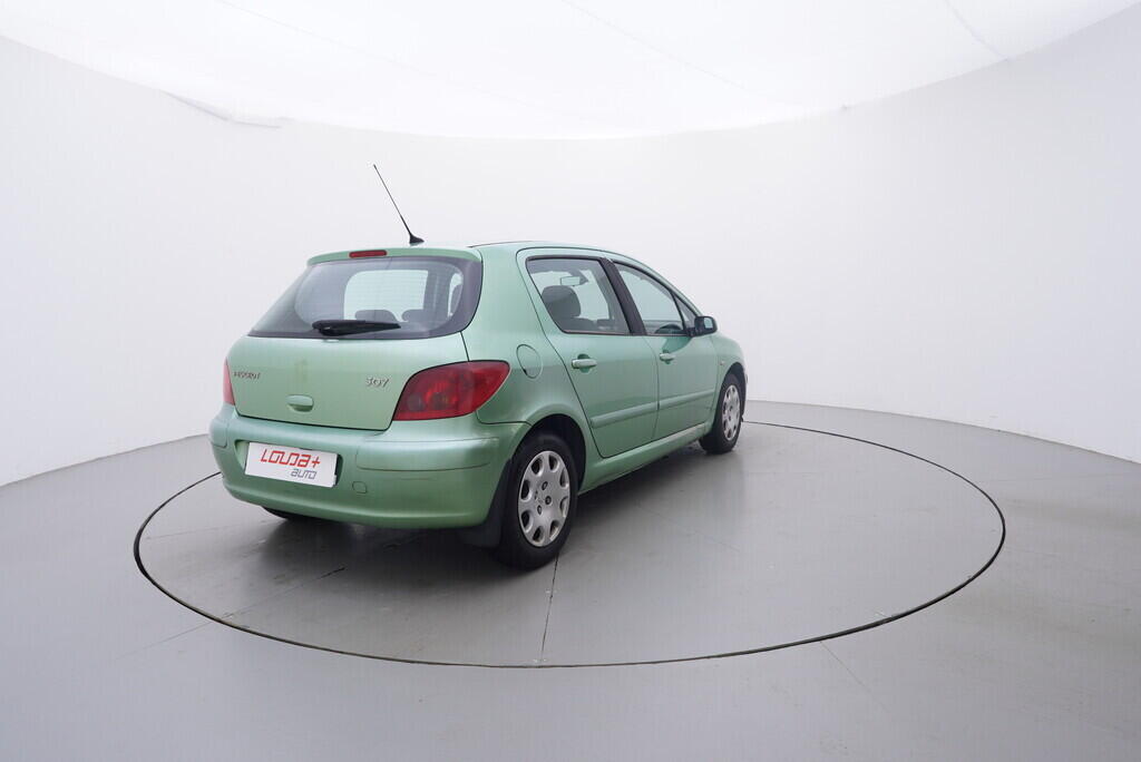 OV190V10536_14.webp_307  1.6 VTi 80 kW manuál