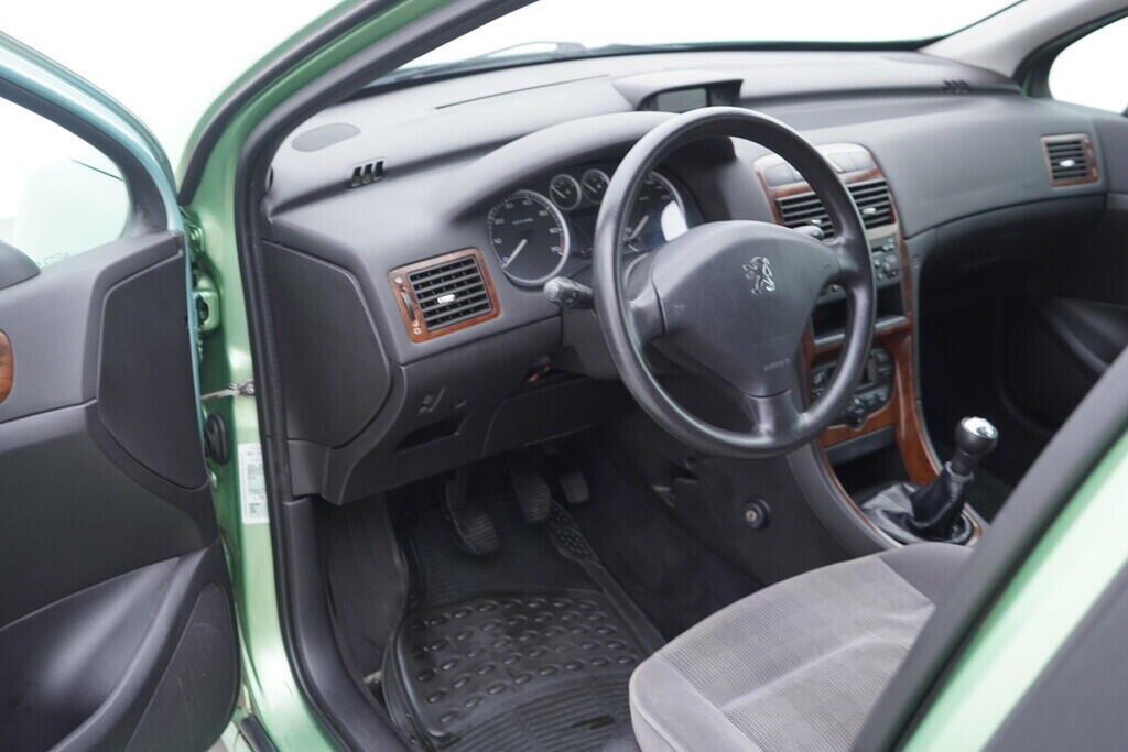 OV190V10536_18.webp_307  1.6 VTi 80 kW manuál