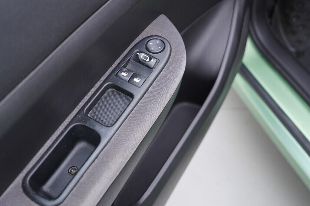 OV190V10536_20.webp_307  1.6 VTi 80 kW manuál