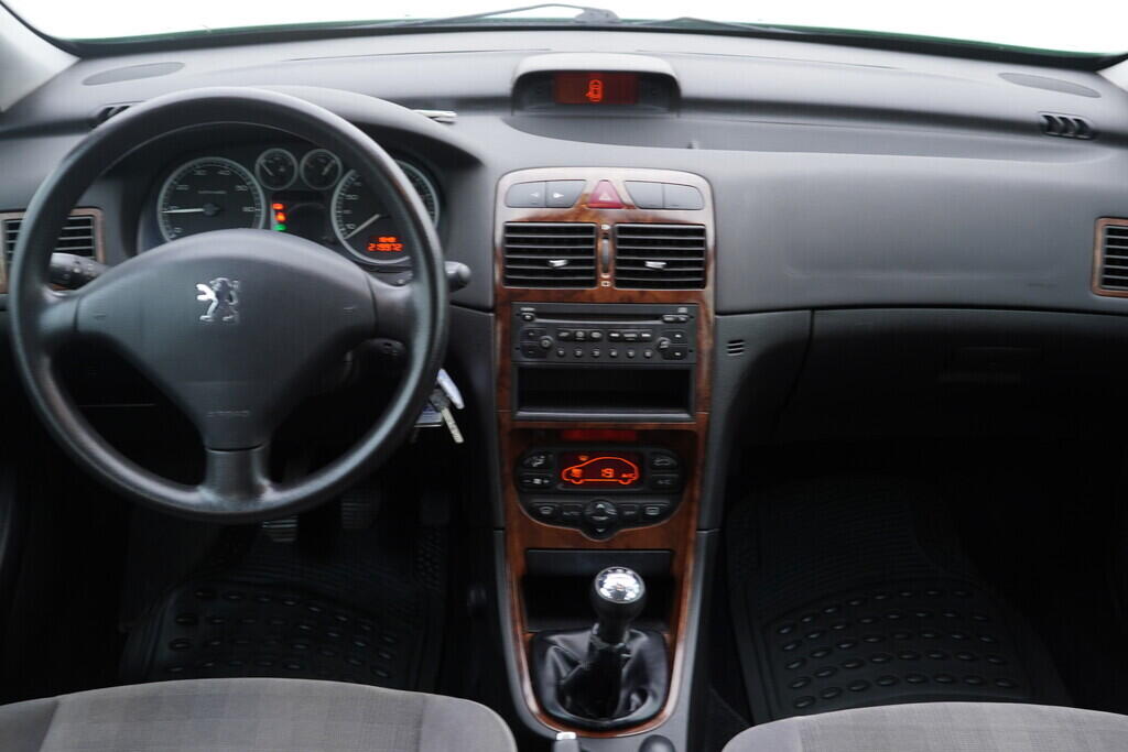 OV190V10536_26.webp_307  1.6 VTi 80 kW manuál