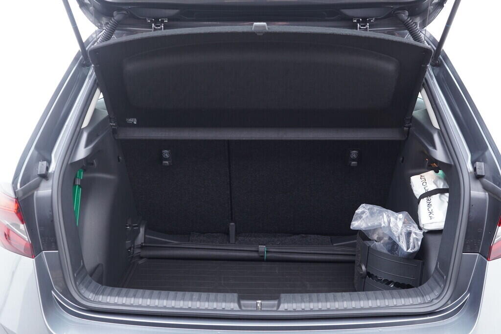 OV190V10540_35.webp_FABIA Selection 1.0 MPI 59 kW manuál, DPH