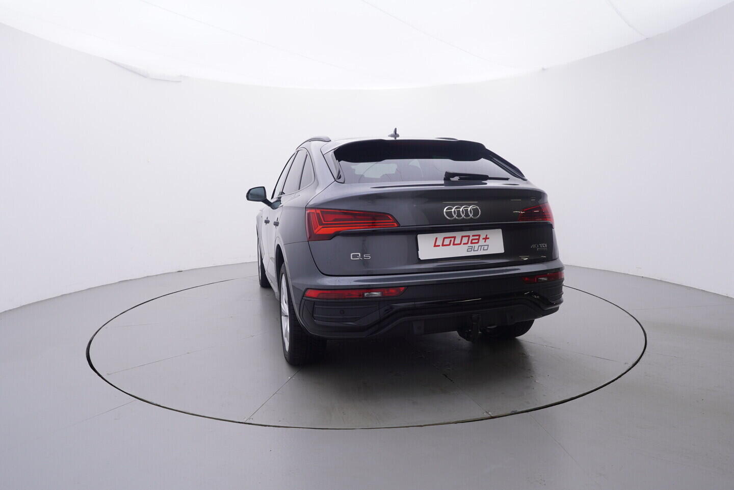 OV190V10541_13.webp_Q5 S-line 2.0 TDI 150 kW automat, DPH