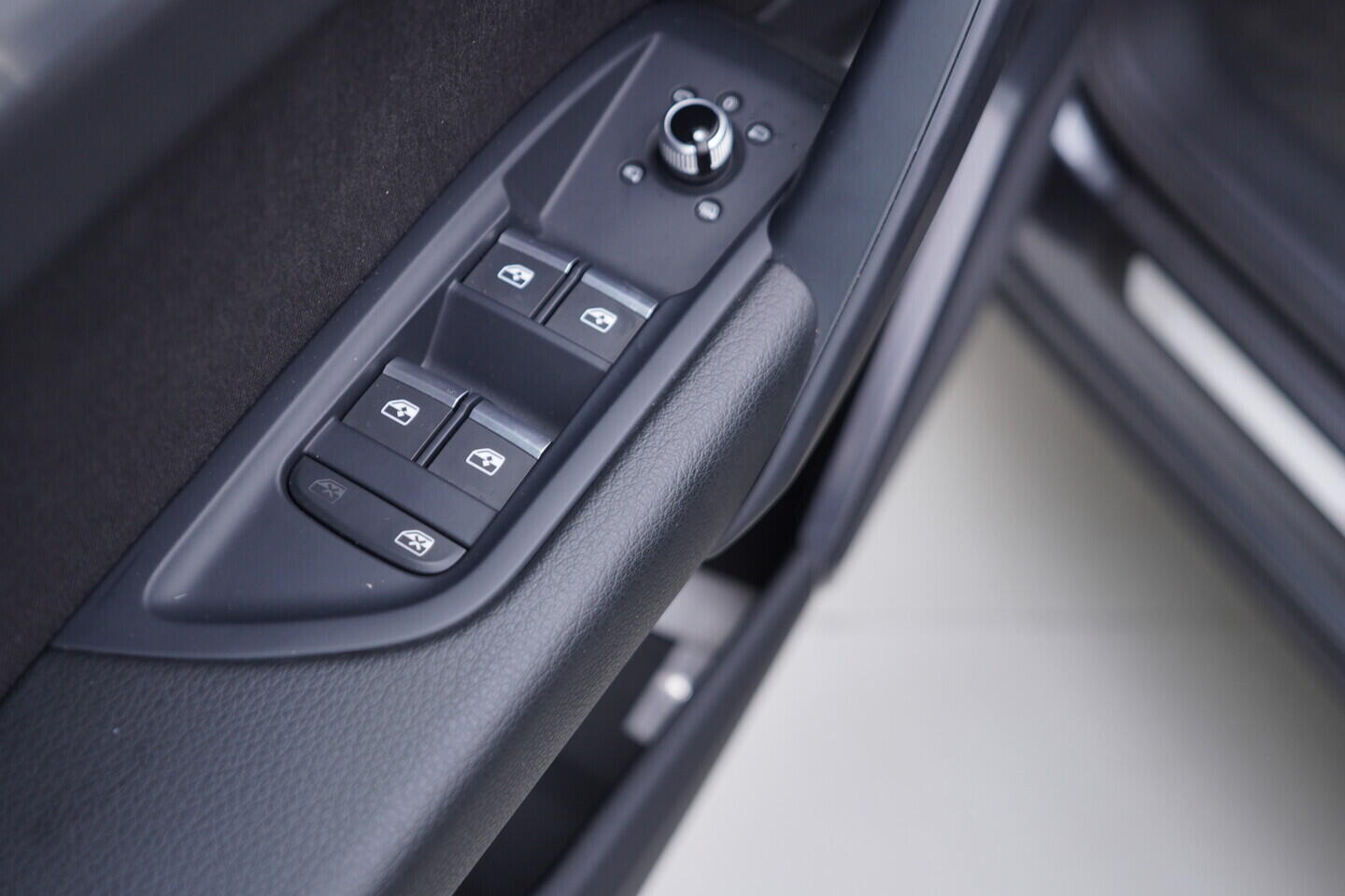 OV190V10541_20.webp_Q5 S-line 2.0 TDI 150 kW automat, DPH