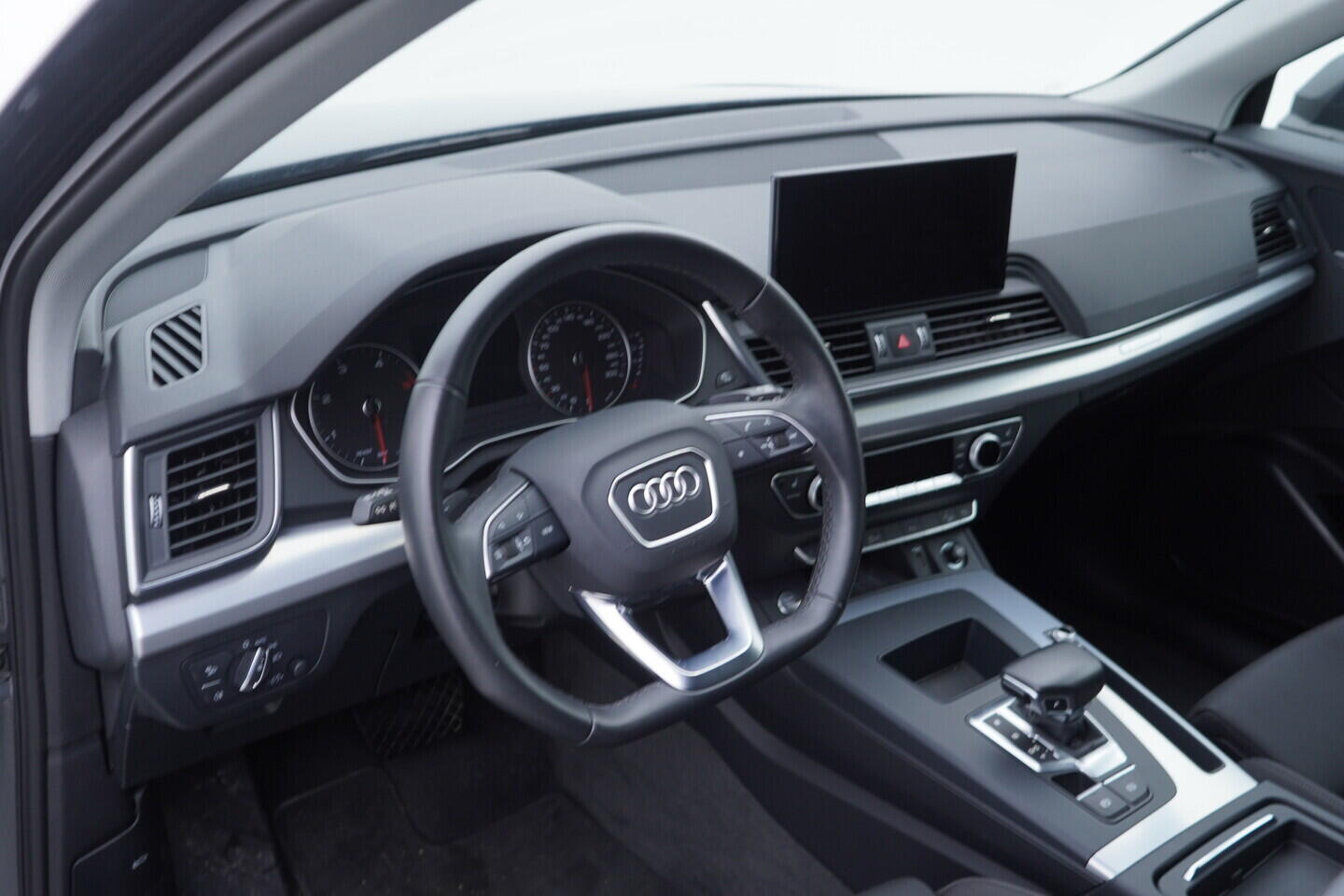 OV190V10541_22.webp_Q5 S-line 2.0 TDI 150 kW automat, DPH