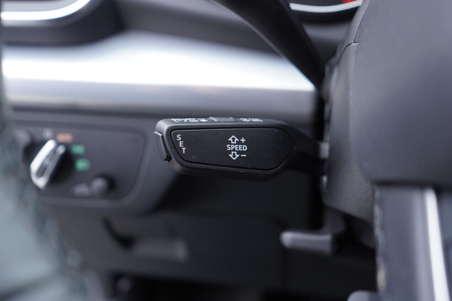 OV190V10541_25.webp_Q5 S-line 2.0 TDI 150 kW automat, DPH