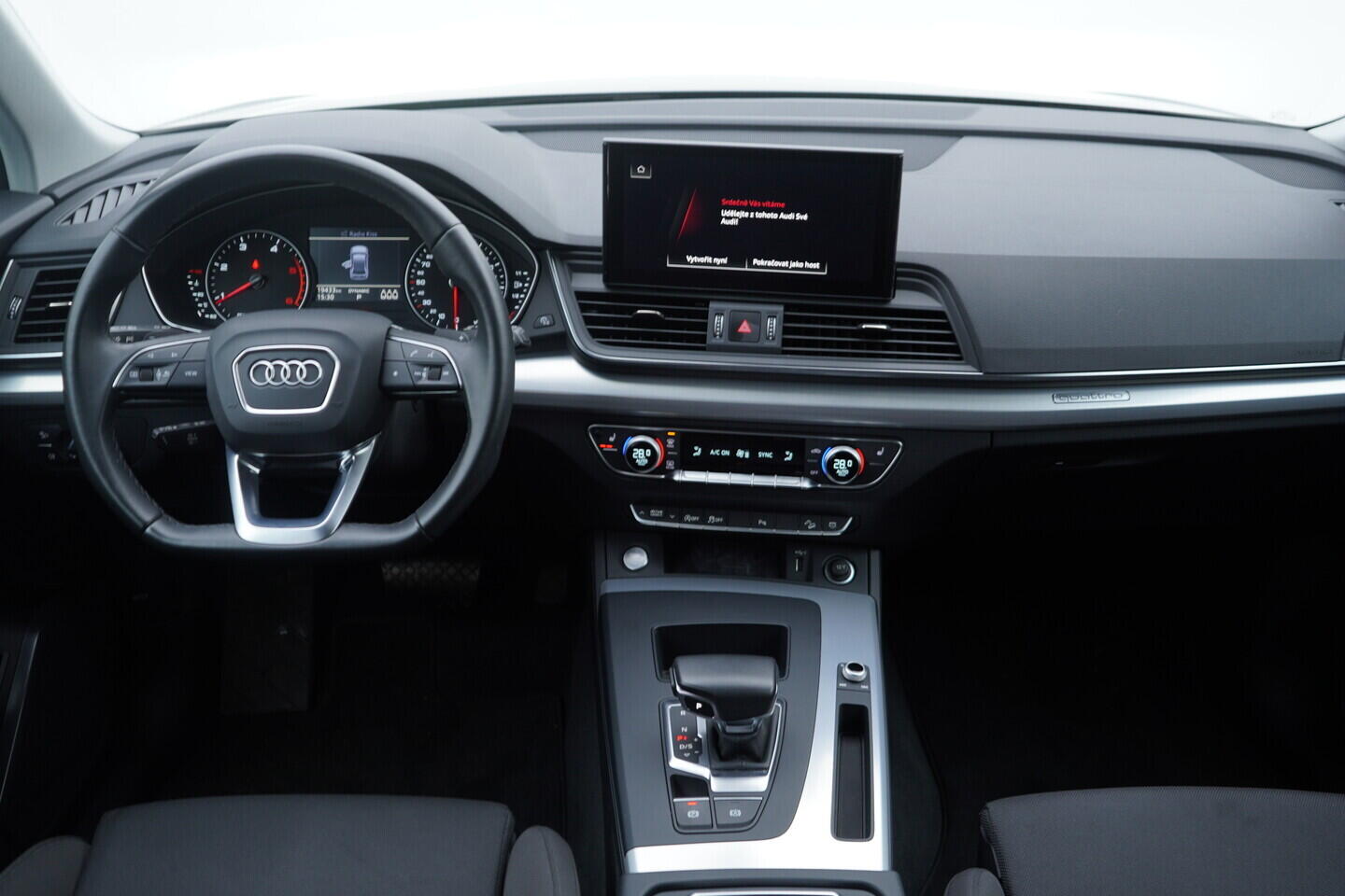 OV190V10541_27.webp_Q5 S-line 2.0 TDI 150 kW automat, DPH