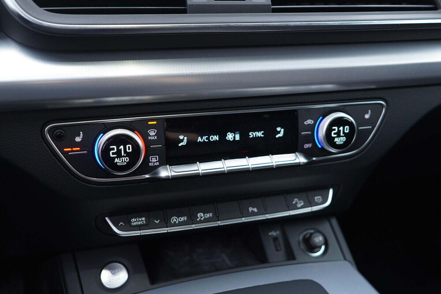 OV190V10541_33.webp_Q5 S-line 2.0 TDI 150 kW automat, DPH