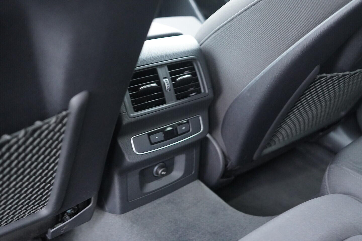 OV190V10541_36.webp_Q5 S-line 2.0 TDI 150 kW automat, DPH