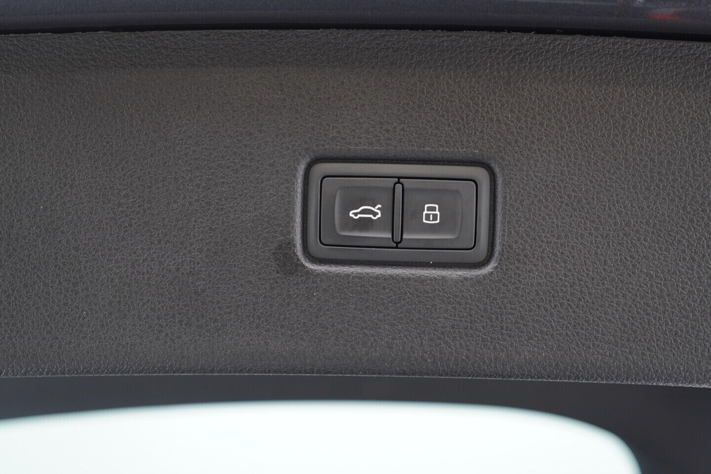 OV190V10541_38.webp_Q5 S-line 2.0 TDI 150 kW automat, DPH