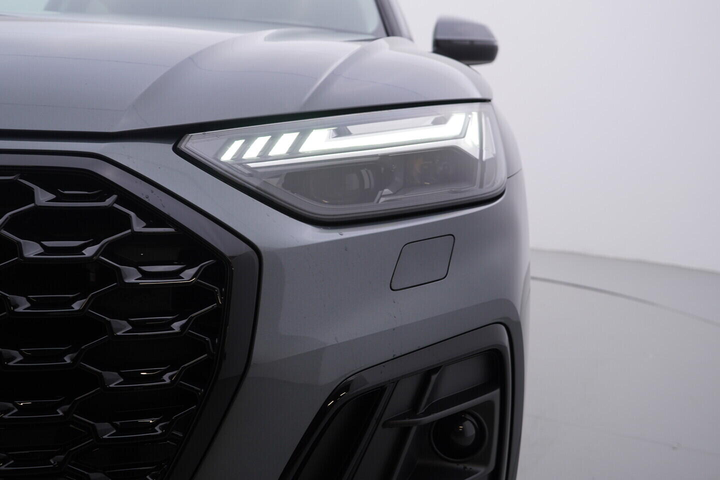 OV190V10541_46.webp_Q5 S-line 2.0 TDI 150 kW automat, DPH