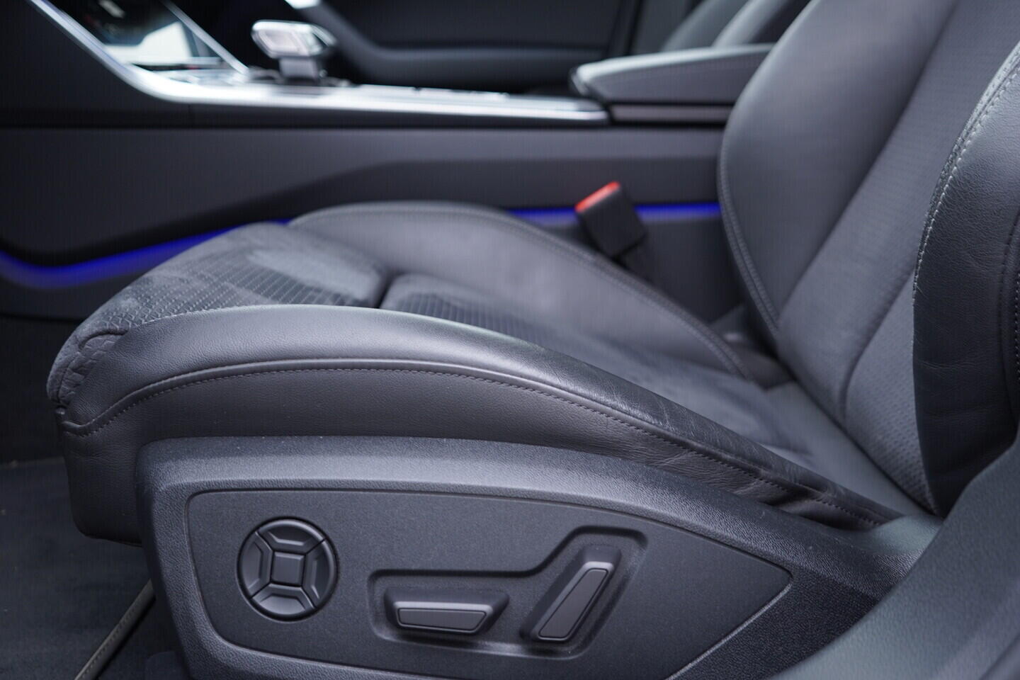 OV190V10543_21.webp_A6 AVANT S-Line 3.0 TDI 210 kW automat, DPH