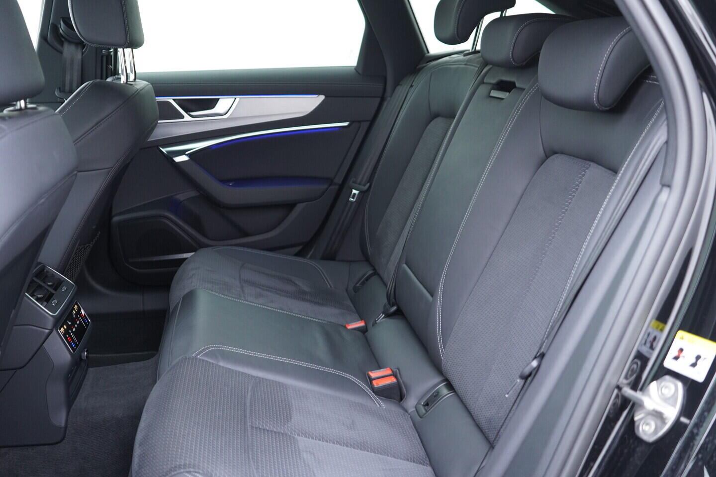 OV190V10543_42.webp_A6 AVANT S-Line 3.0 TDI 210 kW automat, DPH