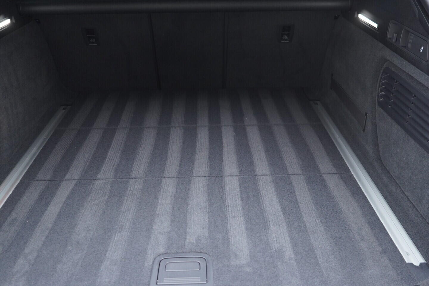 OV190V10543_44.webp_A6 AVANT S-Line 3.0 TDI 210 kW automat, DPH