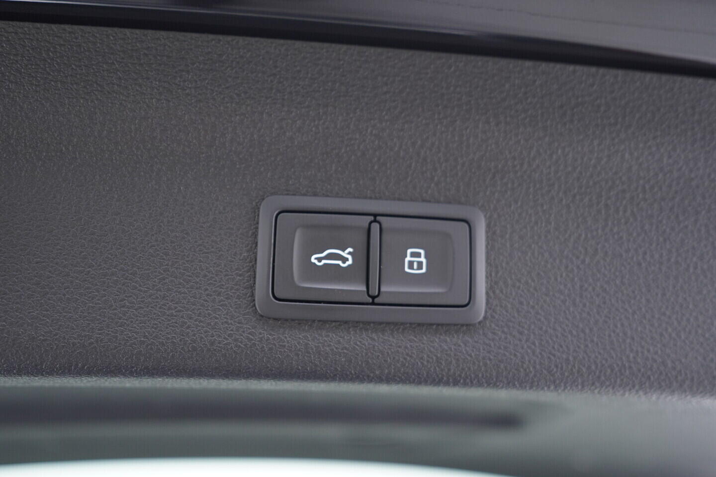 OV190V10543_47.webp_A6 AVANT S-Line 3.0 TDI 210 kW automat, DPH