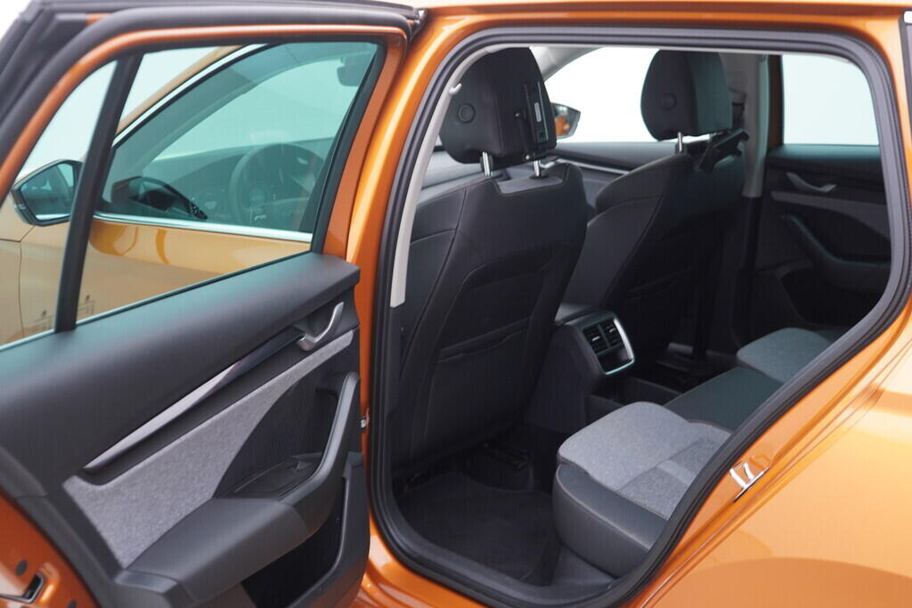 OV190V10547_35.webp_OCTAVIA Top Selection 1.5 TSI 110 kW automat, DPH