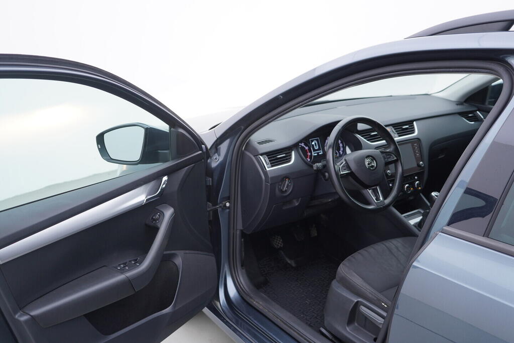 OV190V10549_18.webp_OCTAVIA Ambition 1.0 TSI 85 kW manuál, DPH